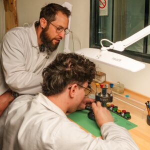 Atelier d'initiation à l'horlogerie à l'établi — Le Labo de l'Horloger, Metz